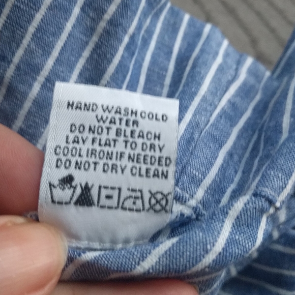 Beautiful dress by Saks Fifth Avenue🌸🍀🌼 - Picture 11 of 14